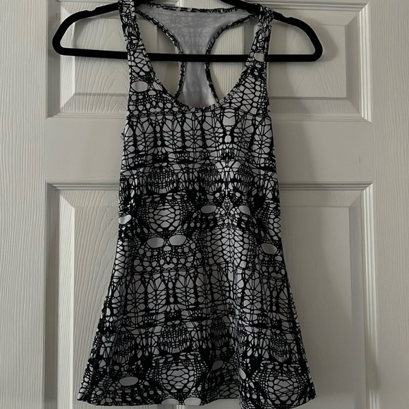 RARE lululemon racerback tank - Picture 1 of 5